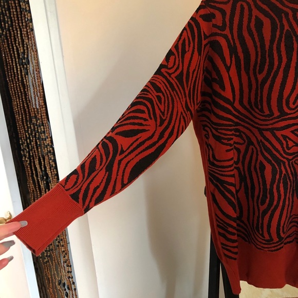 Junarose Plus animal print sweater - red/black - Picture 7 of 13